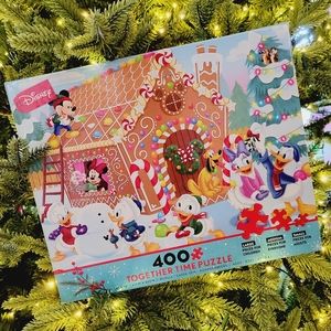 DisneyParks Mickey And Friends  Holidays Together Time 400Pc  Puzzle New In Box